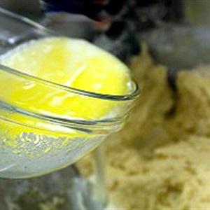 Cách làm bánh dừa cà phê