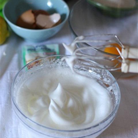 Cách làm bánh dừa mứt cherry