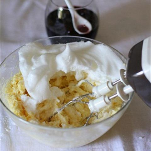 Cách làm bánh dừa mứt cherry