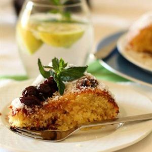Cách làm bánh dừa mứt cherry