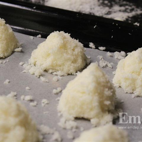 Cách làm bánh dừa sấy