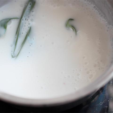 Cách làm bánh đúc lá dứa