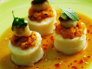 Bánh đúc nhân tôm, sò điệp