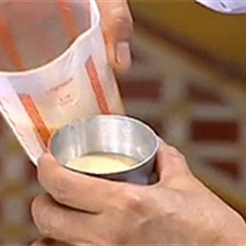 Cách làm bánh flan rau câu cho bé