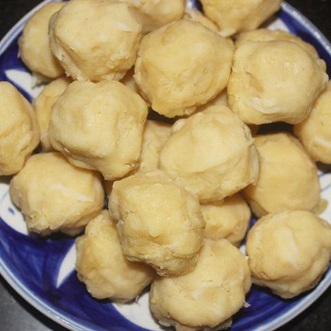 Cách làm bánh gấc đỏ mọng