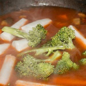 Cách làm bánh gạo xào chay cay