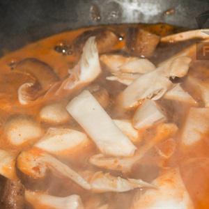 Cách làm bánh gạo xào chay cay