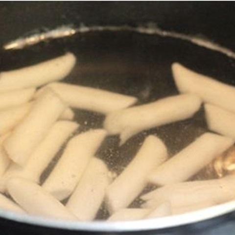 Cách làm bánh gạo xào kiểu Hàn