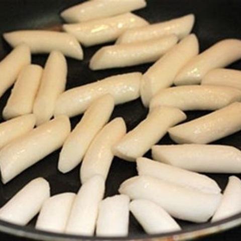 Cách làm bánh gạo xào kiểu Hàn
