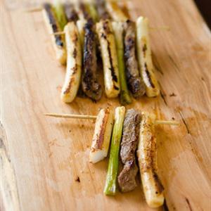 Cách làm bánh gạo xiên thịt bò chiên