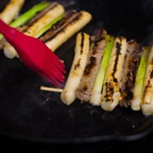 Cách làm bánh gạo xiên thịt bò chiên