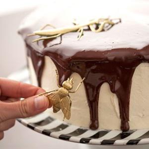 Cách làm bánh gato côn trùng rùng rợn