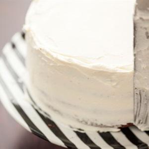 Cách làm bánh gato côn trùng rùng rợn