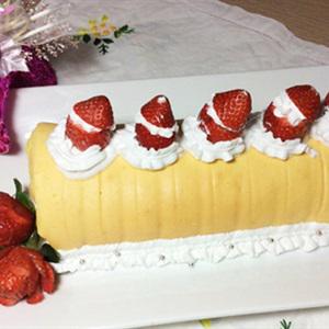 Cách làm bánh gato cuộn dâu tây