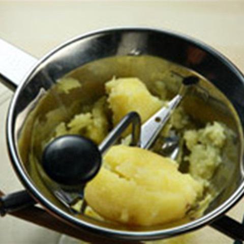 Cách làm bánh gato khoai tây mặn