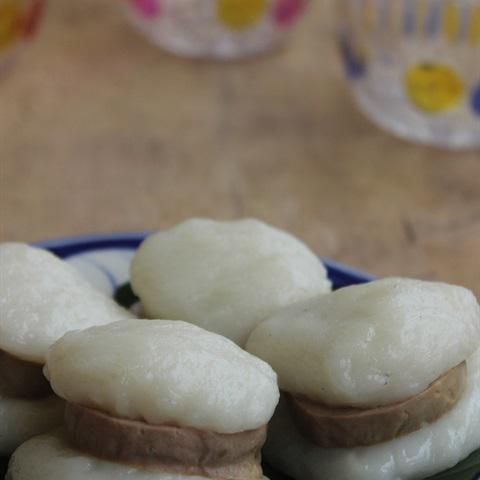 Cách làm bánh giầy giò kẹp chả