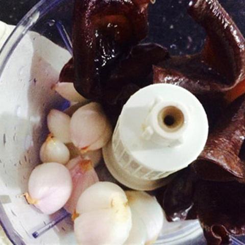 Cách làm bánh giò hấp cách thủy