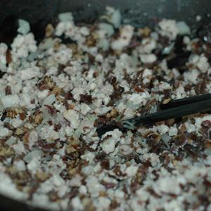 Cách làm bánh giò nhân thịt