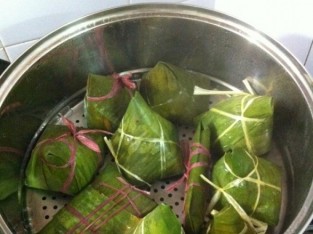 Bánh giò nóng hổi