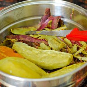 Cách làm bánh gối khoai lang nhân rau củ