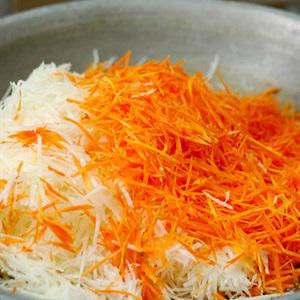 Cách làm bánh gối khoai lang nhân rau củ