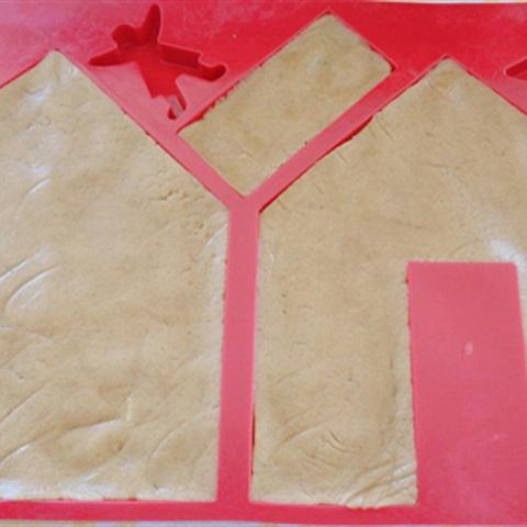 Cách làm bánh gừng hình nhà