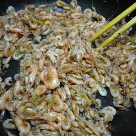 Cách làm bánh hành chiên tép