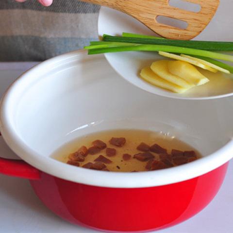 Cách làm bánh hành tóp mỡ