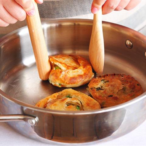 Cách làm bánh hành tóp mỡ