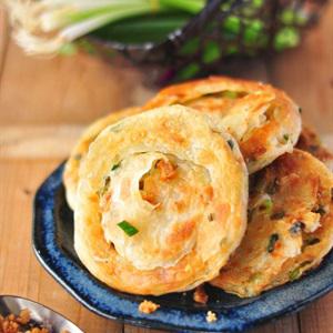 Cách làm bánh hành tóp mỡ