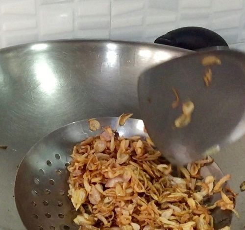 Bánh hoa lơ nướng phomai chỉ với 5 nguyên liệu đơn giản mà ngon hết ý