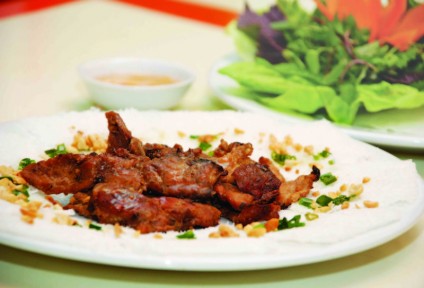 Bánh hỏi thịt nướng