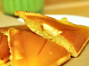 Bánh hot dog nóng hổi