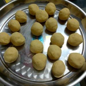 Cách làm bánh ít nhân thịt