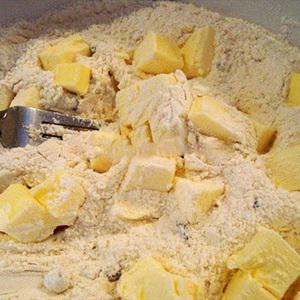 Cách làm bánh kem chocolate bơ đậu phộng