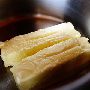 Cách làm bánh kem chocolate dâu tây