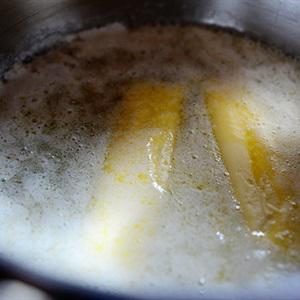 Cách làm bánh kem chocolate dâu tây