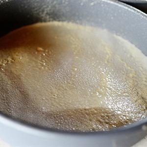 Cách làm bánh kem chocolate dâu tây