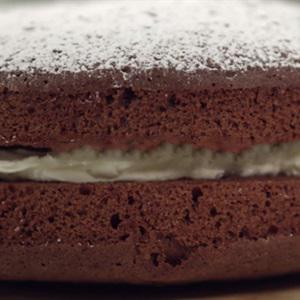 Cách làm bánh kem chocolate đơn giản