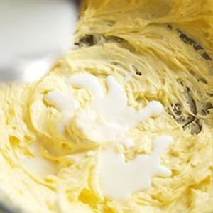 Cách làm bánh kem cupcake hình nón