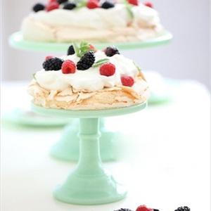 Cách làm bánh kem dâu bạc hà