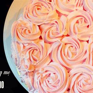 Cách làm bánh kem hoa hồng bằng nồi cơm điện