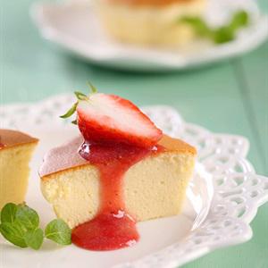 Cách làm bánh kem phô mai kèm trái cây