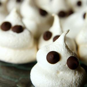 Cách làm bánh kem xốp cho Halloween