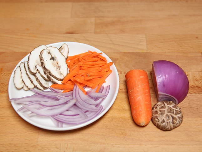 Bánh kếp nhân thịt ăn là mê