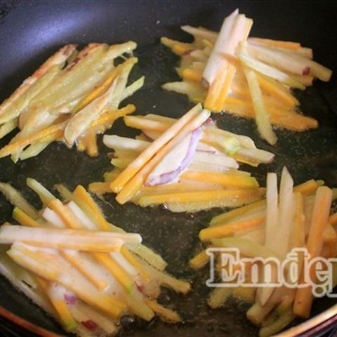 Cách làm bánh khoai chiên bí đỏ