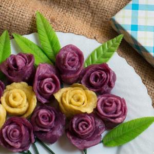 Cách làm bánh khoai hấp hình hoa hồng