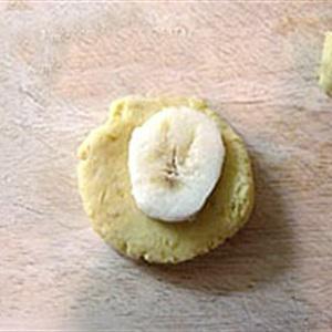 Cách làm bánh khoai lang bao chuối