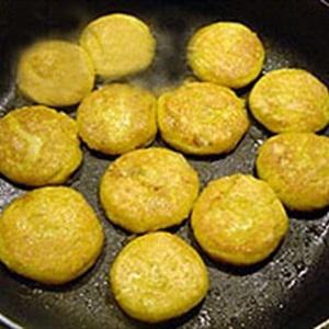 Cách làm bánh khoai lang bao chuối