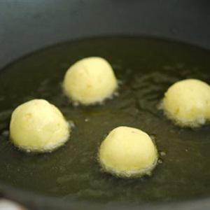 Cách làm bánh khoai lang chiên phòng